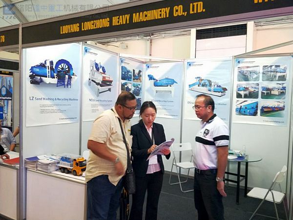 機械展會現(xiàn)場